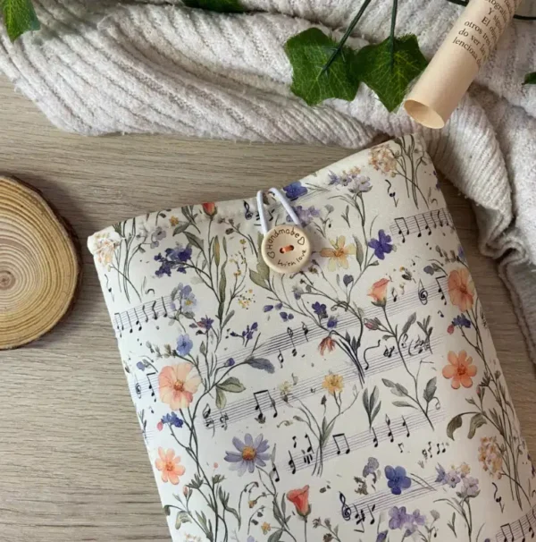 Книжный чехол "Музыкальный букет" 19х26 см